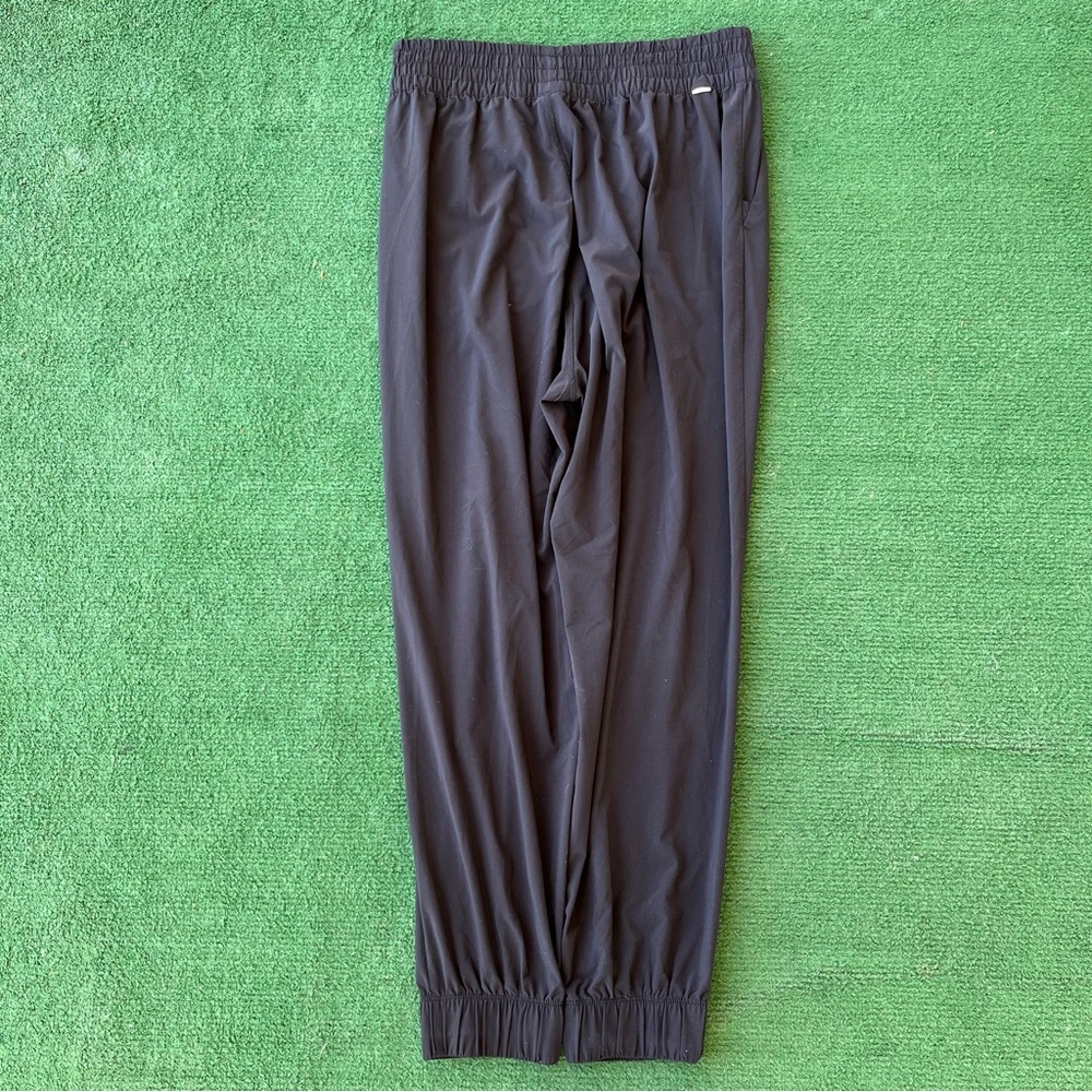Vuori joggers in black size medium